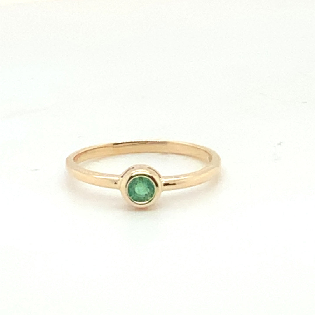 10K Yellow Gold Gemstone ring CTW.
