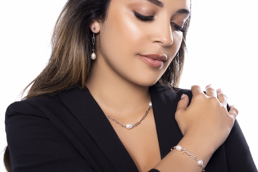 Sterling Silver Pearl Necklace 8 - 9 MM.18
